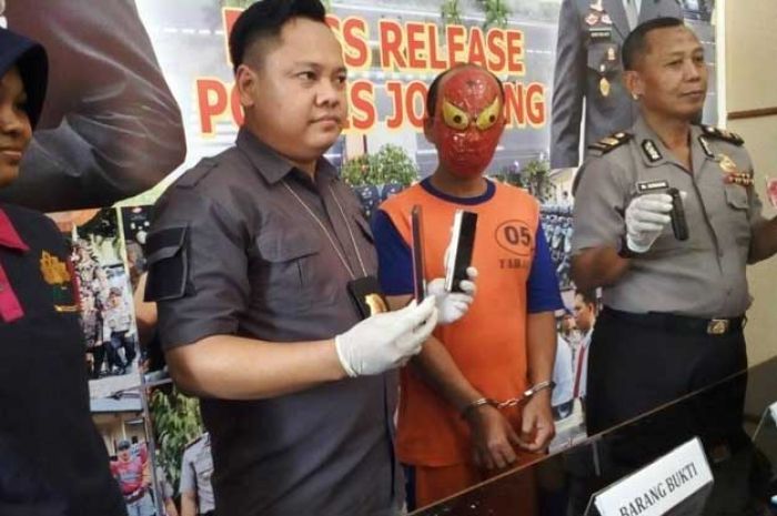 Jual PSK Via WA, Mucikari Asal Ploso Jombang ini Ditangkap Jual PSK Via WA, Mucikari Asal Ploso Jombang ini Ditangkap