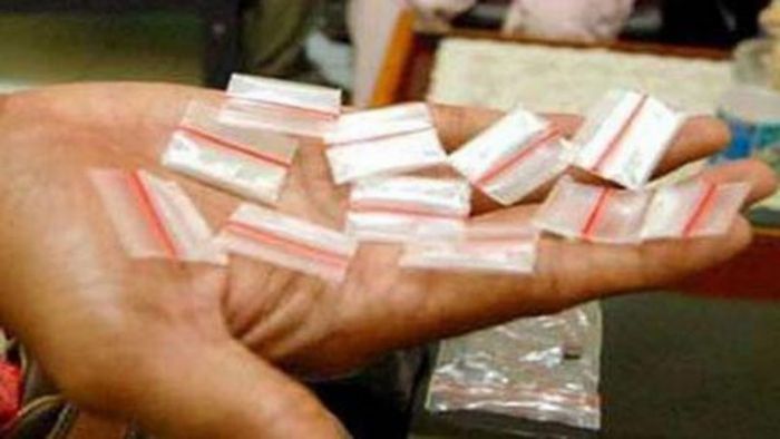 Polisi Bekuk Lima Pengedar Sabu 178,55 gram di Jember Polisi Bekuk Lima Pengedar Sabu 178,55 gram di Jember