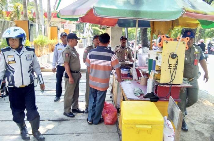 KTL dan Trotoar di Magetan Kembali Disterilkan dari PKL KTL dan Trotoar di Magetan Kembali Disterilkan dari PKL