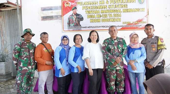 Satgas TMMD dan Pemkab Kediri Gelar Penyuluhan Pencegahan Stunting dan Layanan KB Satgas TMMD dan Pemkab Kediri Gelar Penyuluhan Pencegahan Stunting dan Layanan KB