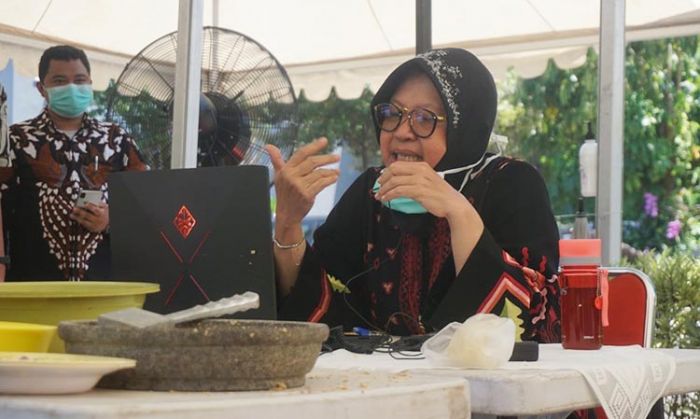 Wali Kota Risma Pimpin Rapat Perekonomian di Dapur Umum Wali Kota Risma Pimpin Rapat Perekonomian di Dapur Umum
