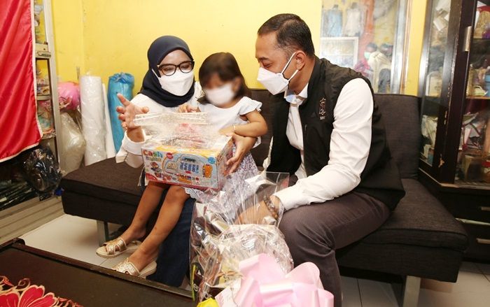 Kisah Pilu Ellen, Bocah 3 Tahun yang Yatim Piatu karena Covid-19 Kisah Pilu Ellen, Bocah 3 Tahun yang Yatim Piatu karena Covid-19