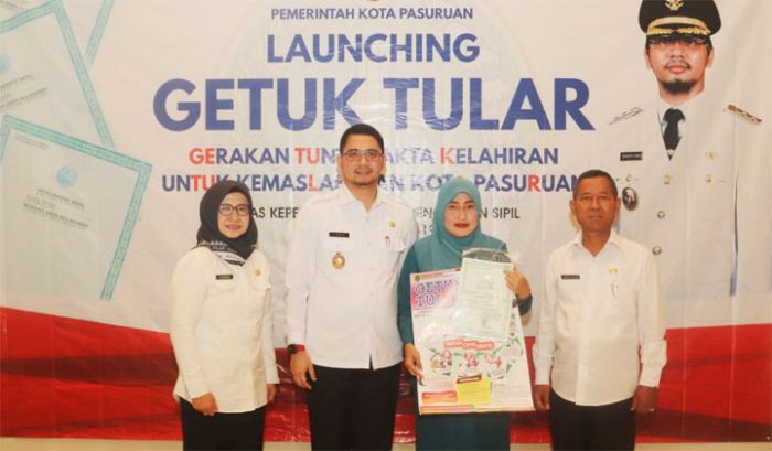Dorong Masyarakat Miliki Akta Kelahiran, Wawali Pasuruan Launching Program "Getuk Tular" Dorong Masyarakat Miliki Akta Kelahiran, Wawali Pasuruan Launching Program "Getuk Tular"