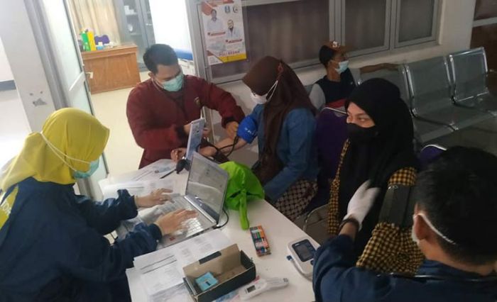 Para Relawan Bencana Dapat Vaksin Covid-19 Gratis dari Pemkab Pamekasan Para Relawan Bencana Dapat Vaksin Covid-19 Gratis dari Pemkab Pamekasan