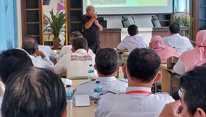 Kepala Sekolah dan Guru di Kabupaten Kediri Belajar Masalah Sampah Kepala Sekolah dan Guru di Kabupaten Kediri Belajar Masalah Sampah