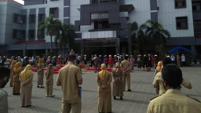 Gubernur Jatim Beri Lampu Hijau Soal Peleburan OPD di Kabupaten Gresik Gubernur Jatim Beri Lampu Hijau Soal Peleburan OPD di Kabupaten Gresik