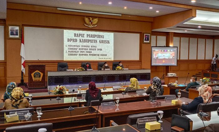 DPRD dan Bupati Gresik Sepakat Lanjutkan Pembahasan 6 Raperda Tahap I Tahun 2021 DPRD dan Bupati Gresik Sepakat Lanjutkan Pembahasan 6 Raperda Tahap I Tahun 2021