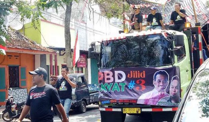 Mulai Terang-terangan, Ada Poster Dukungan Maju Pilwali Blitar Putra Samanhudi di Pawai Kebangsaan Mulai Terang-terangan, Ada Poster Dukungan Maju Pilwali Blitar Putra Samanhudi di Pawai Kebangsaan