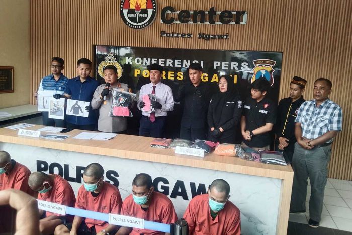 Polres Ngawi Tangkap 3 DPO Pelaku Pencabulan Siswi SMP yang Hamil Lima Bulan Polres Ngawi Tangkap 3 DPO Pelaku Pencabulan Siswi SMP yang Hamil Lima Bulan