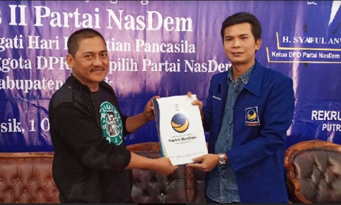 Tiga Orang Ambil Formulir Bacabup di Nasdem Gresik Tiga Orang Ambil Formulir Bacabup di Nasdem Gresik