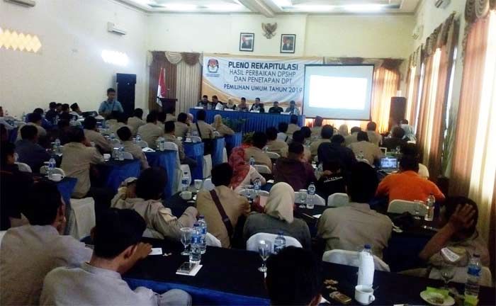 KPU Lamongan Terima Laporan Dugaan Ijazah Palsu Bacaleg KPU Lamongan Terima Laporan Dugaan Ijazah Palsu Bacaleg