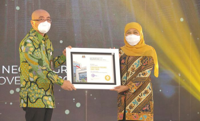 Jatim Terima Dua Penghargaan BKN Award 2021 Peringkat Pertama, Ini Formula Rahasianya Jatim Terima Dua Penghargaan BKN Award 2021 Peringkat Pertama, Ini Formula Rahasianya