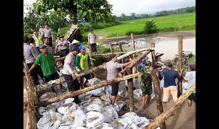 Intensitas Hujan Tinggi, 2 Tanggul Sungai di Sutojayan Blitar Rawan Jebol Intensitas Hujan Tinggi, 2 Tanggul Sungai di Sutojayan Blitar Rawan Jebol