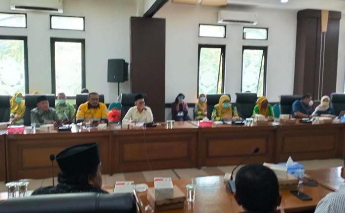 Belasan Aktivis Soroti Program UHC Kabupaten Pasuruan, Dinilai Minim Persiapan Belasan Aktivis Soroti Program UHC Kabupaten Pasuruan, Dinilai Minim Persiapan