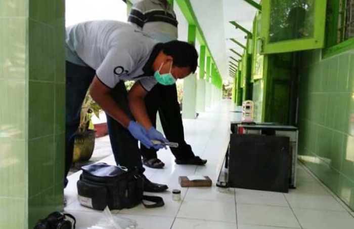 Maling Obok-obok SDN Jombatan 1 Jombang, Dua Komputer dan Piano Amblas Maling Obok-obok SDN Jombatan 1 Jombang, Dua Komputer dan Piano Amblas