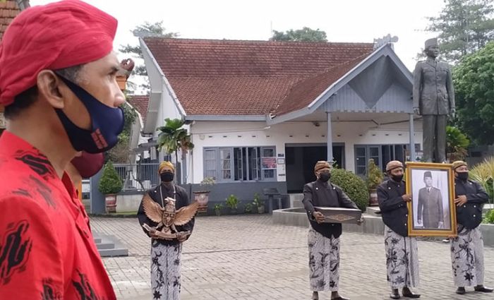 Kedepankan Prokes, Peringatan Bulan Bung Karno di Kota Blitar Tahun Ini akan Lebih Meriah Kedepankan Prokes, Peringatan Bulan Bung Karno di Kota Blitar Tahun Ini akan Lebih Meriah