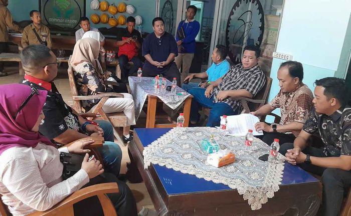 Tertibkan Usaha Ilegal, Komisi III DPRD Situbondo Kunker ke Pengusaha Wifi Tertibkan Usaha Ilegal, Komisi III DPRD Situbondo Kunker ke Pengusaha Wifi