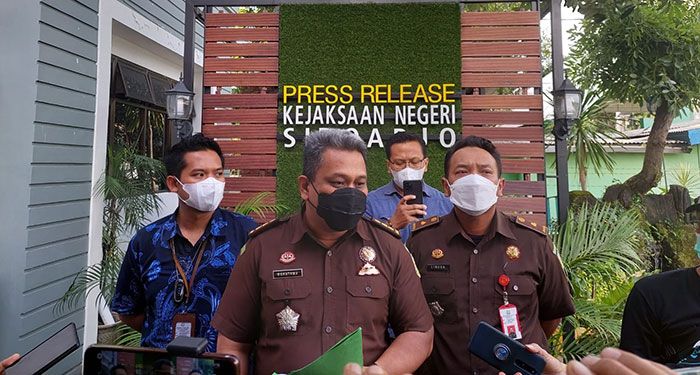 Dua Kepala Dusun di Desa Suko Sidoarjo Ditetapkan Tersangka Kasus Korupsi PTSL Dua Kepala Dusun di Desa Suko Sidoarjo Ditetapkan Tersangka Kasus Korupsi PTSL