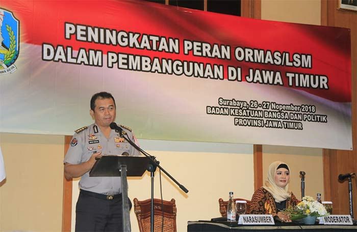 Kabid Humas Polda Jatim Paparkan Peran Polri dalam Menyikapi Berita Hoax di Hadapan Ormas Kabid Humas Polda Jatim Paparkan Peran Polri dalam Menyikapi Berita Hoax di Hadapan Ormas