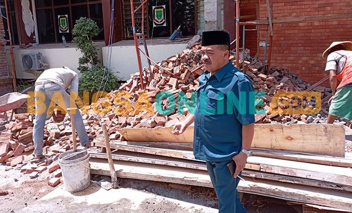 Baru Dibangun, Proyek Pilar Rp1,5 Miliar di Pemkot Mojokerto Ambruk Baru Dibangun, Proyek Pilar Rp1,5 Miliar di Pemkot Mojokerto Ambruk