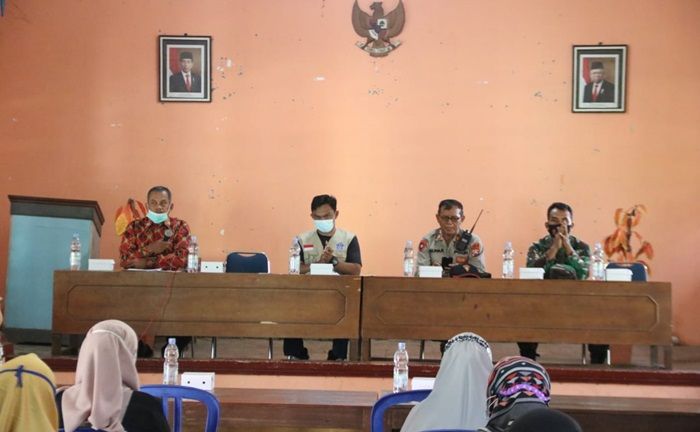 Polisi Amankan Mediasi Pasca Pelaksanaan Ujian Perangkat Desa Sidolaju Polisi Amankan Mediasi Pasca Pelaksanaan Ujian Perangkat Desa Sidolaju