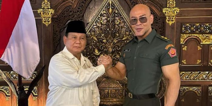 Menhan Prabowo Beri Deddy Corbuzier Pangkat Letnan Kolonel Tituler TNI AD Menhan Prabowo Beri Deddy Corbuzier Pangkat Letnan Kolonel Tituler TNI AD