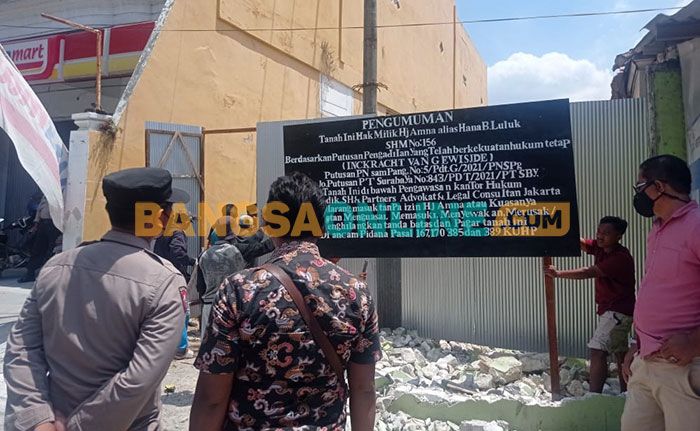 PN Sampang Eksekusi Tanah Sengketa di Pasar Camplong PN Sampang Eksekusi Tanah Sengketa di Pasar Camplong