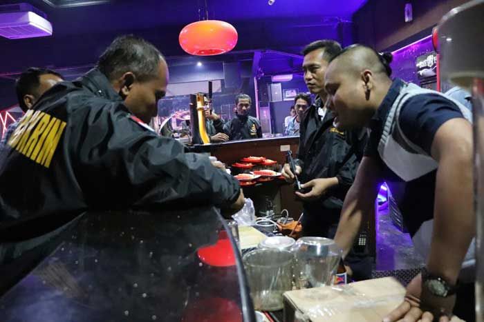 Jual Miras Beralkohol Tinggi, Dunia Karaoke di Jenu Tuban Digerebek Polisi Jual Miras Beralkohol Tinggi, Dunia Karaoke di Jenu Tuban Digerebek Polisi