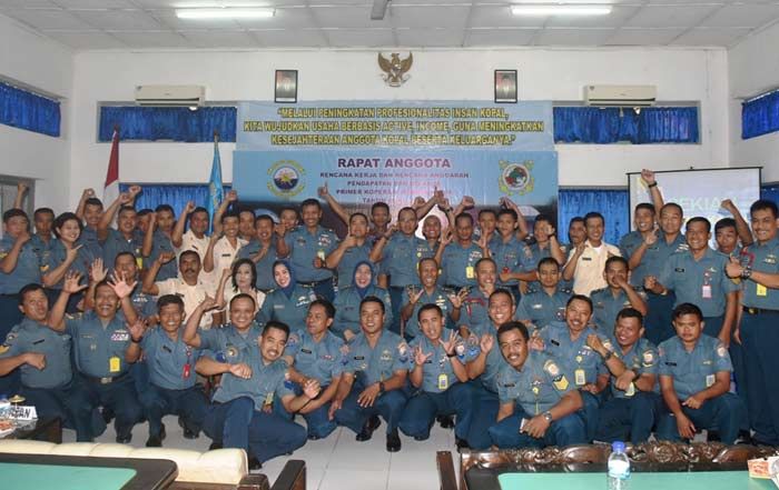 Koarmatim Buka Rapat Anggota Pembahasan dan Pengesahan RAPB Tahun Buku 2018 Koarmatim Buka Rapat Anggota Pembahasan dan Pengesahan RAPB Tahun Buku 2018