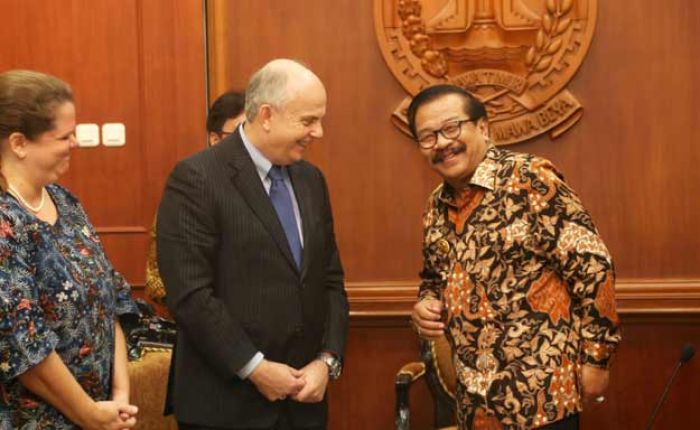 Pakde Karwo Berharap Smelter Freeport Terealisasi Pakde Karwo Berharap Smelter Freeport Terealisasi