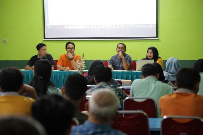 Jelang Penilaian Sekolah Adiwiyata 2025, DLHKP Kota Kediri Lakukan Pembinaan ke 4 Sekolah Terpilih Jelang Penilaian Sekolah Adiwiyata 2025, DLHKP Kota Kediri Lakukan Pembinaan ke 4 Sekolah Terpilih