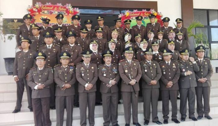 Gelar Upacara Hari Adhyaksa, Kajari Pamekasan Bacakan Sambutan Jaksa Agung Gelar Upacara Hari Adhyaksa, Kajari Pamekasan Bacakan Sambutan Jaksa Agung