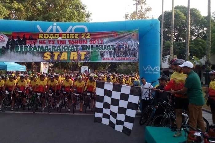 Danrem Pimpin Langsung Road Bike 72 Nganjuk-Trowulan Danrem Pimpin Langsung Road Bike 72 Nganjuk-Trowulan