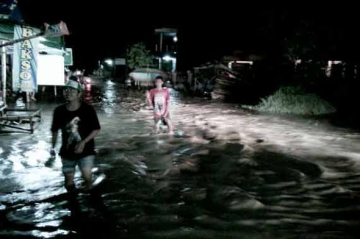 Banjir Rendam Sejumlah Desa di Mojowarno Jombang Banjir Rendam Sejumlah Desa di Mojowarno Jombang