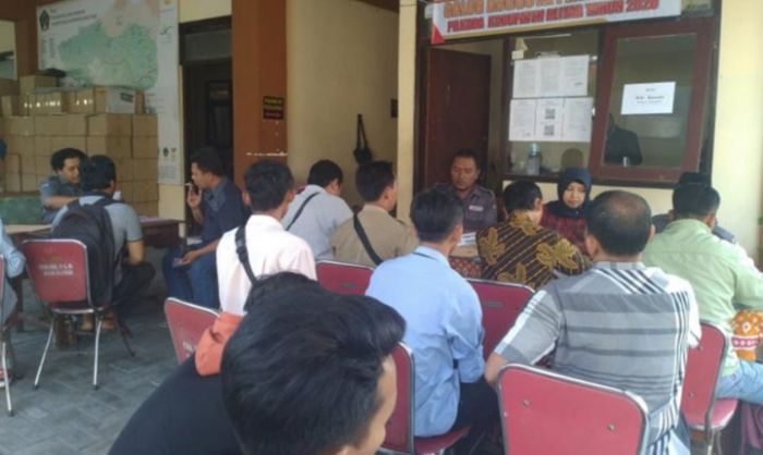 Ratusan Orang Daftar Jadi Panwascam untuk Pilkada Kabupaten Blitar 2020 Ratusan Orang Daftar Jadi Panwascam untuk Pilkada Kabupaten Blitar 2020