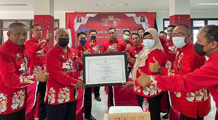 Lapas Narkotika Pamekasan Dinobatkan Sebagai Penyelenggara Pelayanan Publik Berbasis HAM Lapas Narkotika Pamekasan Dinobatkan Sebagai Penyelenggara Pelayanan Publik Berbasis HAM