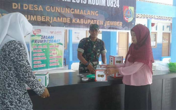 Satgas TMMD Kodim Jember Berikan Pelayanan Pengobatan Keliling Gratis