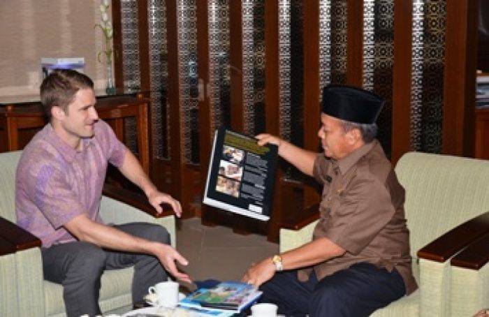Konjen AS Tertarik Bawa Investor ke Lamongan Konjen AS Tertarik Bawa Investor ke Lamongan