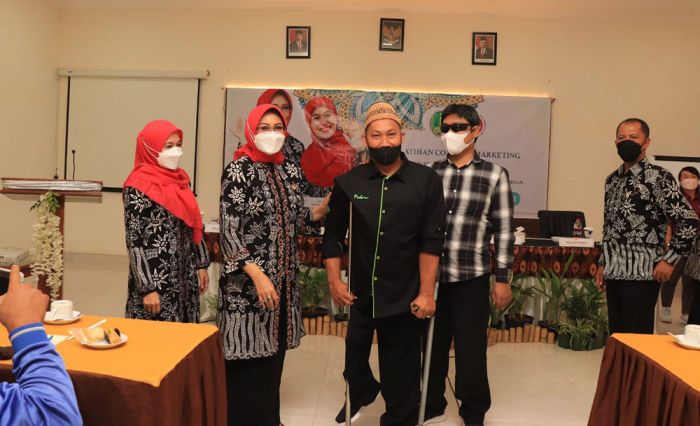 Dekranasda Kota Pasuruan Latih Perajin Disabilitas, Bu Fatma Bicara Iklan Digital Dekranasda Kota Pasuruan Latih Perajin Disabilitas, Bu Fatma Bicara Iklan Digital