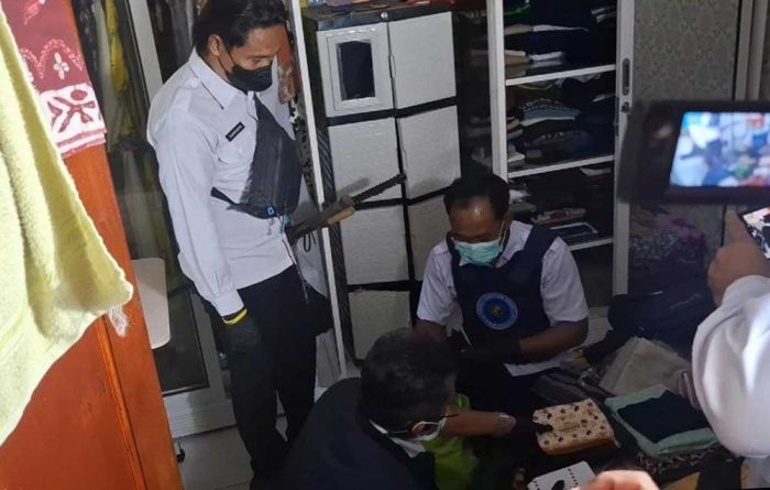 BNNP Jatim Geledah Rumah DPO Narkoba Jaringan Internasional di Parseh Bangkalan BNNP Jatim Geledah Rumah DPO Narkoba Jaringan Internasional di Parseh Bangkalan