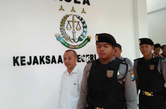 Kasus Pungli Lurah Garum Dilimpahkan ke Kejaksaan Kasus Pungli Lurah Garum Dilimpahkan ke Kejaksaan
