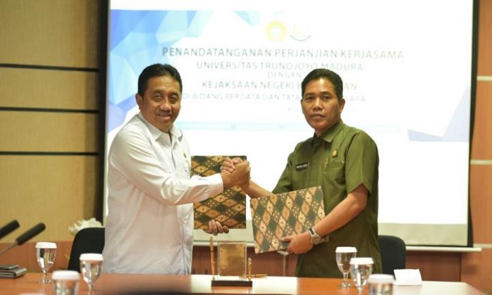 Kerja Sama di Bidang Hukum, UTM Teken MoU dengan Kejari Bangkalan