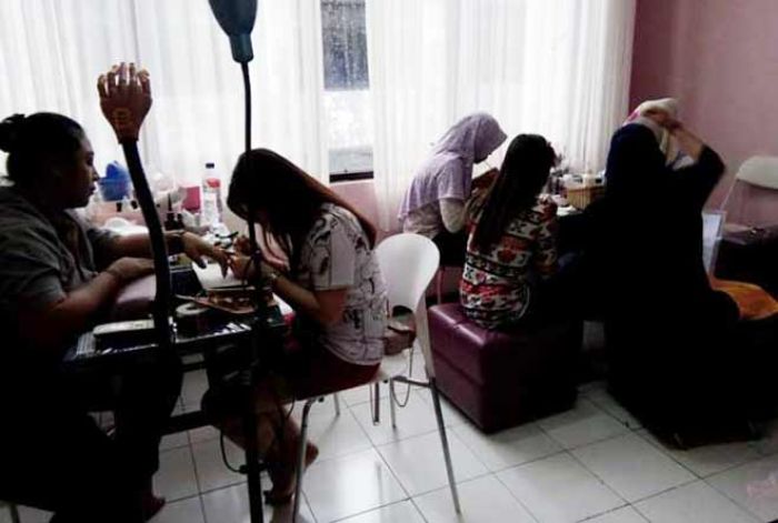 ​Ada Sekolah Khusus Kuku di Surabaya