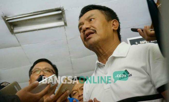 Bupati Panggil Kadiknas Jombang Terkait Bisnis Buku LKS, Siap Beri Sanksi Bupati Panggil Kadiknas Jombang Terkait Bisnis Buku LKS, Siap Beri Sanksi
