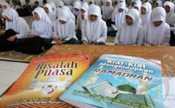 MUI Minta Disdik Tambah Porsi Pelajaran Agama MUI Minta Disdik Tambah Porsi Pelajaran Agama