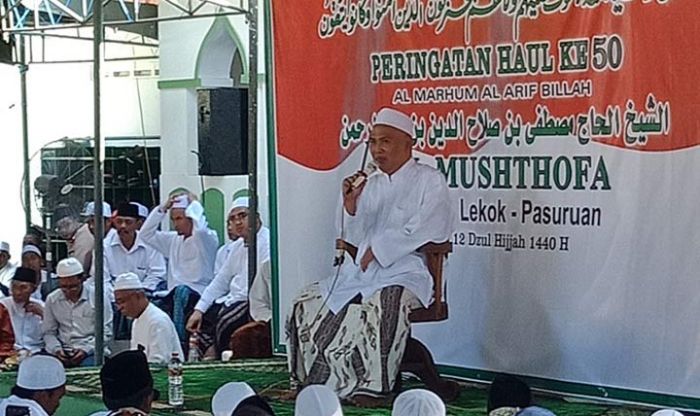 10.000 Warga Pasuruan Hadiri Haul ke-50 KH Mustofa Lekok 10.000 Warga Pasuruan Hadiri Haul ke-50 KH Mustofa Lekok