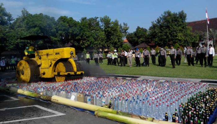 Polres Jombang Bekuk 57 Tersangka, Musnahkan Ribuan BB Hasil Operasi Camer Polres Jombang Bekuk 57 Tersangka, Musnahkan Ribuan BB Hasil Operasi Camer
