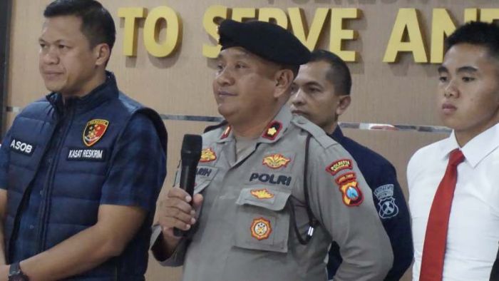 Satresrim dan Sat Samapta Polresta Sidoarjo Ringkus Kelompok Pemuda Bersajam saat Patroli Satresrim dan Sat Samapta Polresta Sidoarjo Ringkus Kelompok Pemuda Bersajam saat Patroli