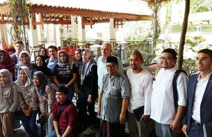 Mahasiswa Miami Dade College Pelajari Multikulturalisme di Pesantren Tebuireng Mahasiswa Miami Dade College Pelajari Multikulturalisme di Pesantren Tebuireng
