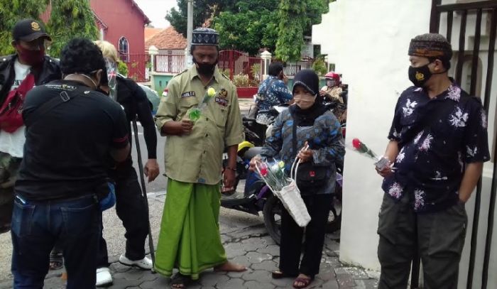 Belasan Penyandang Cacat Luruk Kantor DPRD Kota Probolinggo Belasan Penyandang Cacat Luruk Kantor DPRD Kota Probolinggo